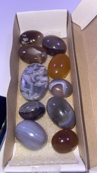 احجار كريمة • للبيع