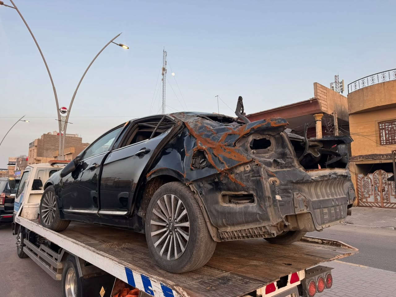 السلام عليكم كادنزا وارد كوري موديل 2013 رقم ميسان تحويل مباشر فول موصفات ماعدا الفتحه شغالة وتمشي ابيع على حادثها مكان السيارة بالبصرة مامتواجد على الخاص الشراي يتصل ويدلل 
‭‭0775 557 7656‬
