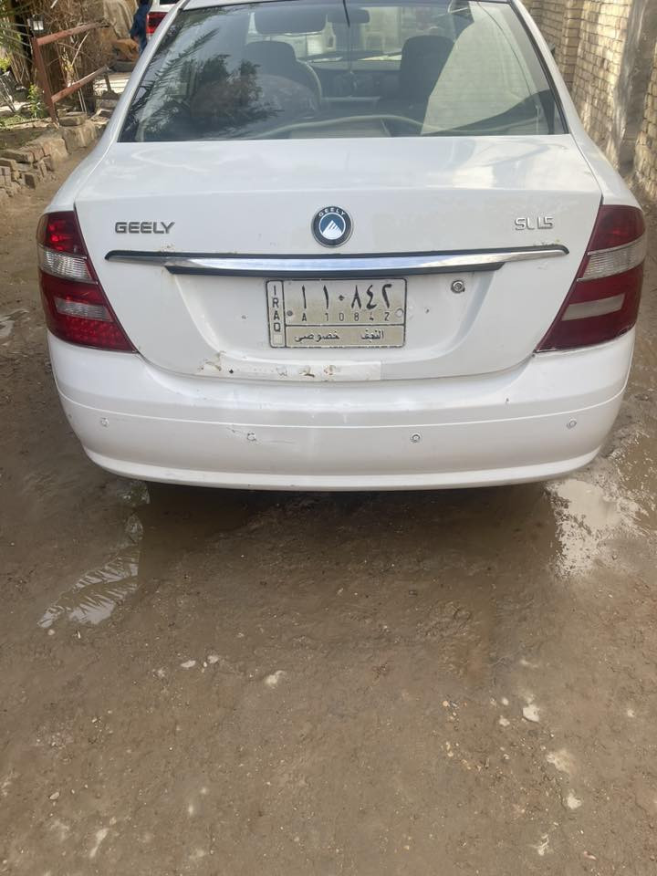 جيلي موبل موديل 2012 كير مكينه مكفولات شواصي نضيفات سياره حلوه خير من الله سياره فقط بنيتها يرادله شويه ترتيب تخم تاير باتري جديد حداديه جديده تبريد ثلج سنويه ل 2027 رقم نجف مكان سياره دوانيه ***********
