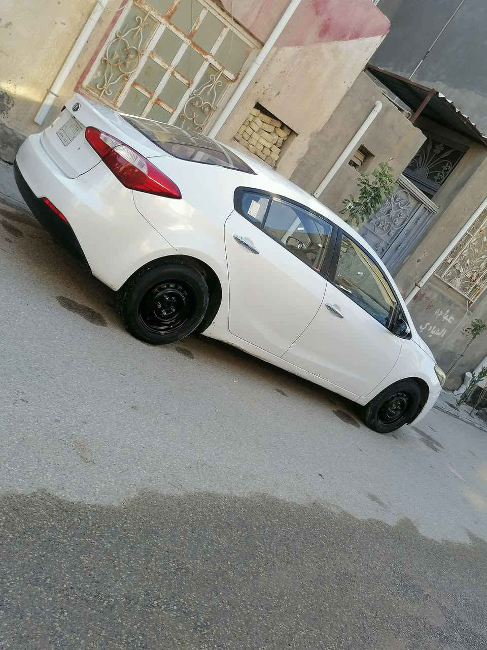 السلام عليكم . 
سيراتو مديل 2015 بيها جاملغ امامي سياره بسمي مكانها ناصريه الاسكان الصناعي السعر 110 وبيها مجال قليل للاستفسار  الاتصال  ***********
