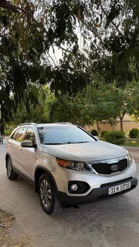 سورنتو 2013  وارد امريكي حادث جاملغ وبنيد بدون دواخل وجاملغ خلفي 7 راك...