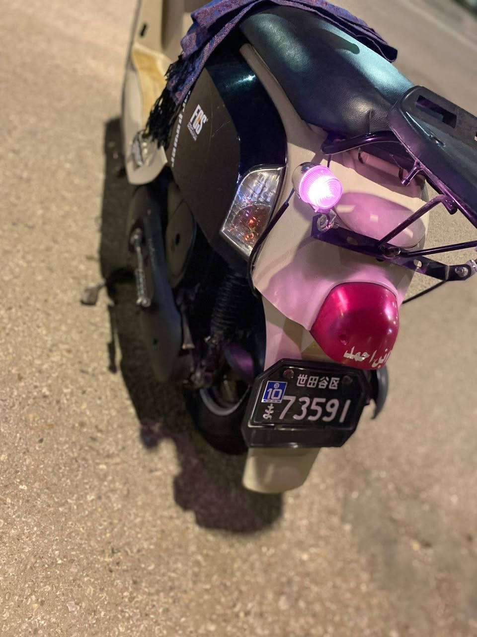 سلام عليكم من رخصت مدير الكروب 
البيع دراجه ماكس بوليس الكفر اسود ودواخل كريمي دراجه نضيفه ما مفتوحه كلشي نضيف نكره سلف هندر واحد اشاير شغالات هورن شغال الكل يشتغل   بس الكفر تجاري 
دراجه خير من الله فول ***********رقمي واتساب
المكان كربلاء حي العسكري
