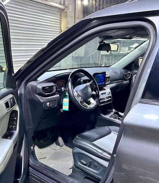 بسم الله وعلى بركة الله تعالى توكلنا
FORD EXPLORER XLT 2022

السعر 25.000 $ 

الملاحظات /

- ايرباكات كلها سليمة (على وضع الشركة)

- تصليح بارد فقط باب الصندوق

الفئة / XLT 

اللون / نفطي 

الموديل / 2022

المحرك / 4 سلندر توربو 2300cc 

القدرة الحصانية / 300 حصان

رقم الشاصي / 1FMSK8DH7NGA18877

رقم اللوحة / شمالي

عداد المسافة  (قابل للزيادة) / 56347 كيلومتر

 المواصفات :

- بصمة 

- دخول ذكي 

- فور ويل درايف 

- تحكم ستيرن

- تدفئة ستيرن

- رادار جانبي 

- رادار امامي وخلفي 

- اوتو ستوب ستارت 

- شاشة

- كاميرا خلفية

- كشنات امامية كهرباء 

- كشنات امامية تدفئة 

- كشنات مخمل 

- كشن خلفي متصل

- وضعيات قيادة متعددة

- سايد بريك بصمة 

- تحديد مسار 

- تبريد مركزي 3 قطع

- اوامر صوتية  

- مانع تصادم (انذار + بريك توقف طوارئ ذاتي)

- كير 10 سرعات 

- صندوق كهرباء 

- لايت لد 

- ويل 18

- مانع انزلاق 

- اندرويد اوتو 

- اوتو هولد 

 

 (( صور الحادث مرفقة مع الصور ))

موقع السيارة (بغداد)

للتواصل ( واتس اب + اتصال )

***********
