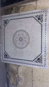 سقف ثانوي ٣٥قطعة • خشب ديكور ٢٠قطعة • مستعمل نضيف