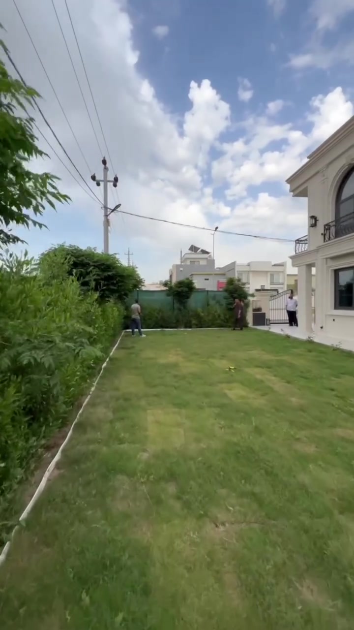 فيلا للبيع في اربيل مجمع المهندسين 
المساحه 360 متر 200 متر طابو صرف
160 متروكة حديقة 🧑‍🌾 
5 غرف نوم 🛌 سويت 

السعر والصور والعروض اكثر في قناة واتساب
https://chat.whatsapp.com/IGtflCEUocmDMybpCipKYY

رقم هاتف اسيا و كورك

***********
***********
