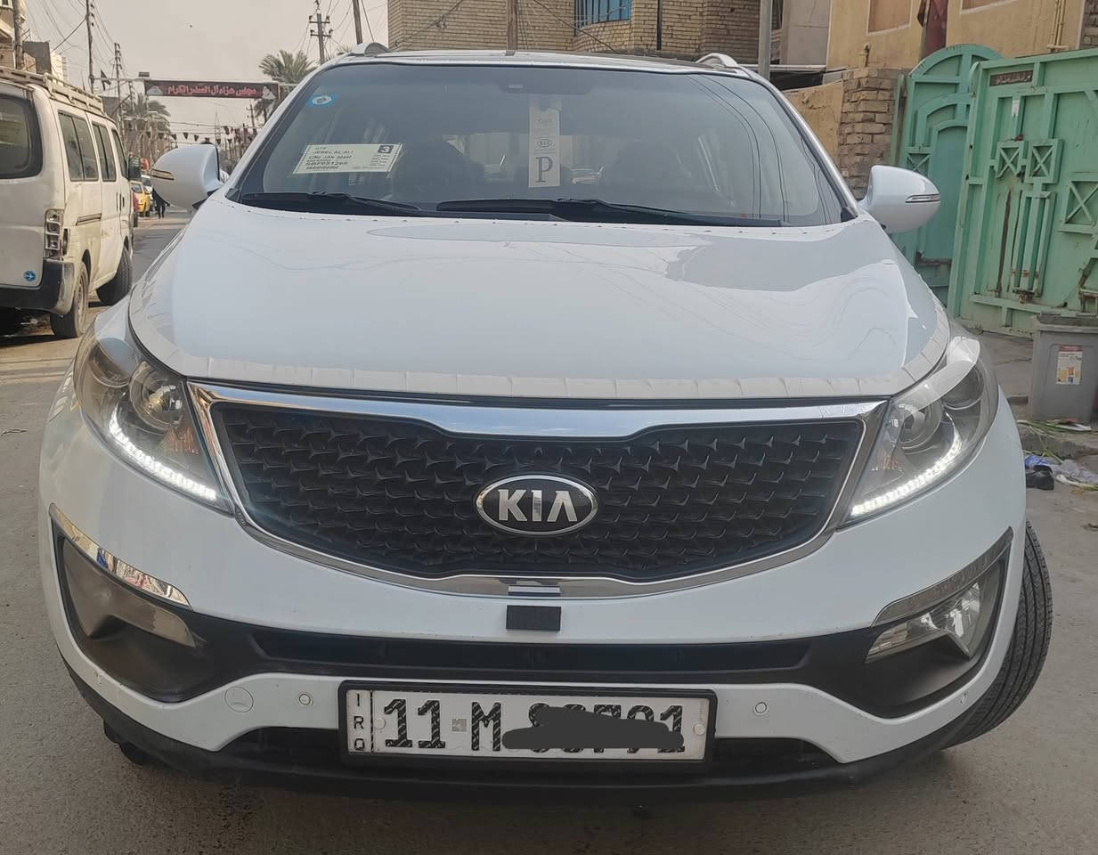 كيا سبورتج خليجي  2016  فول مواصفات عدى البصمة 
السياره مكفوله من الصبغ والضربه والتبديل حتى الدعاميات بدون صبغ 
محرك دوش 2000 ما مفتوح كير ما مفتوح  تبريد ثلج تخم تاير جديد حداديه جديده 
 كله السيارة ع وضع الشركه برغي ممفتوح. بيه
مواصفاتها. 
 
بنوراما 
محرك 2000 دوش 
كشنات جلد  
 فول تحكم ستيرن جهتين 
 بردة صندوق خلفية 
كامره 
حساس خلفي
 ويل 18
لايت لد 
بكلايت لد 
5 ويل كب 
مري شفط
  اشاير بالمري   
مخارج واكس يواس بي نضام ايكو 
نظام اي بي اس

رقم السياره بغداد الدولي الجديد باسمي وهزه جديدة مكان السياره بغداد
سعر السيارة  168 
للتواصل ***********
