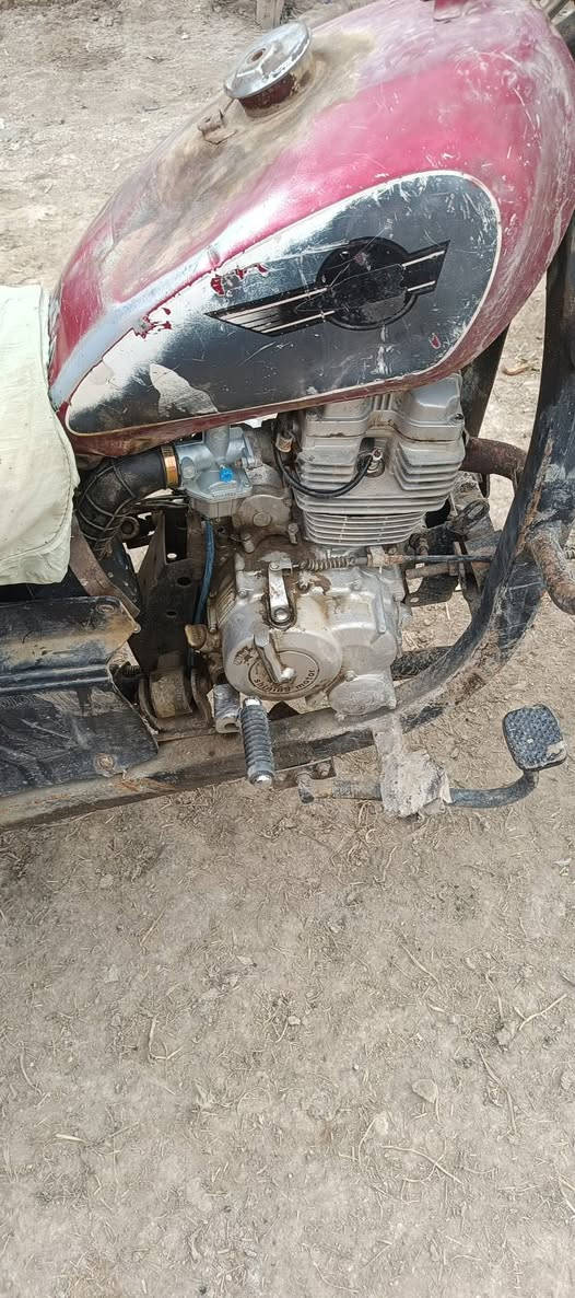 ستوتة البيع موديل ١٤ مكينة ٢٣ وراق اصولي بسمي سعر ٦٠٠ وبيها مجال قليل رقم ***********
