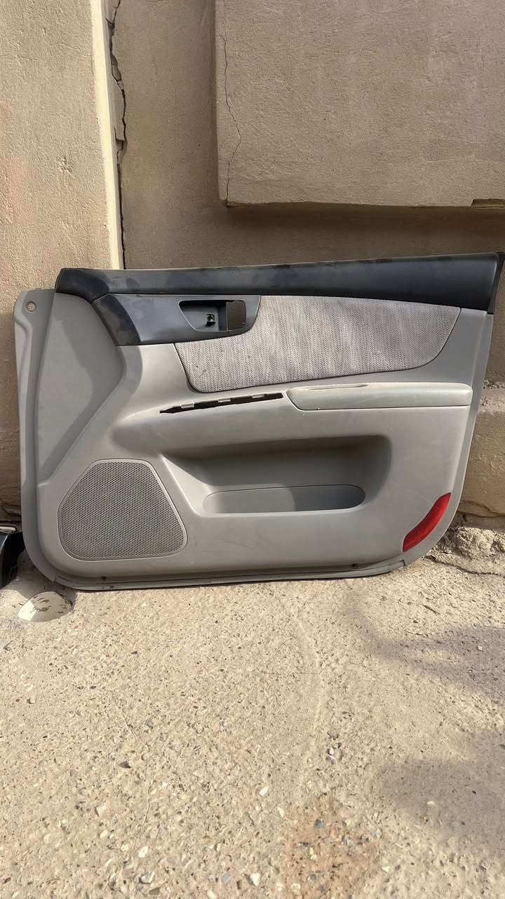 للبيع غراض كيا اوبتما
بطاين باب امامي فقط النظافه 90‎%‎ السعر 30 الف 
وجه دشبول كامل السعر 20 الف 
دركة استيرن السعر 15 الف 
كل الغراض اصليه فتحتهن من السيارة 
مكاني كوت مركز 
للاتصال ‭0771 432 1774‬
