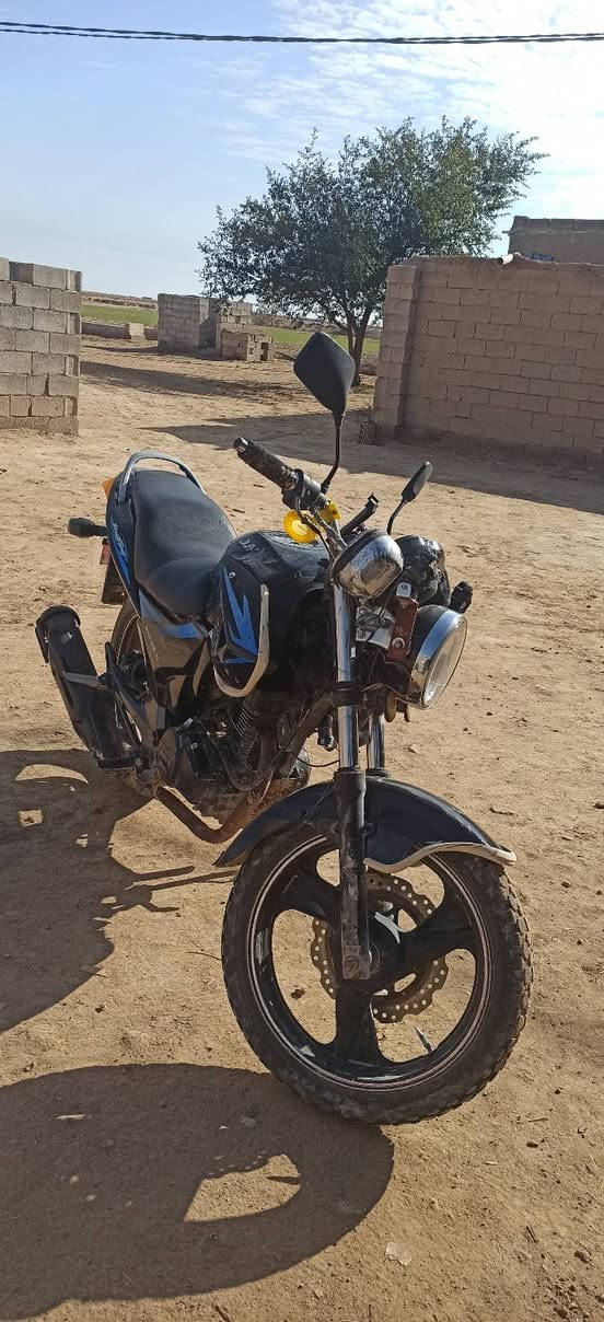 سلام عليكم دراجه بوندا للبيع اوراق اصوليه دراجه نضيفه كلش ماعد الخزان الوقود بيه ضرر قليل موديل 15 السعر 800 وبيها مجال 
التفاصيل ولاستفسار. *********** 
والخاص.
