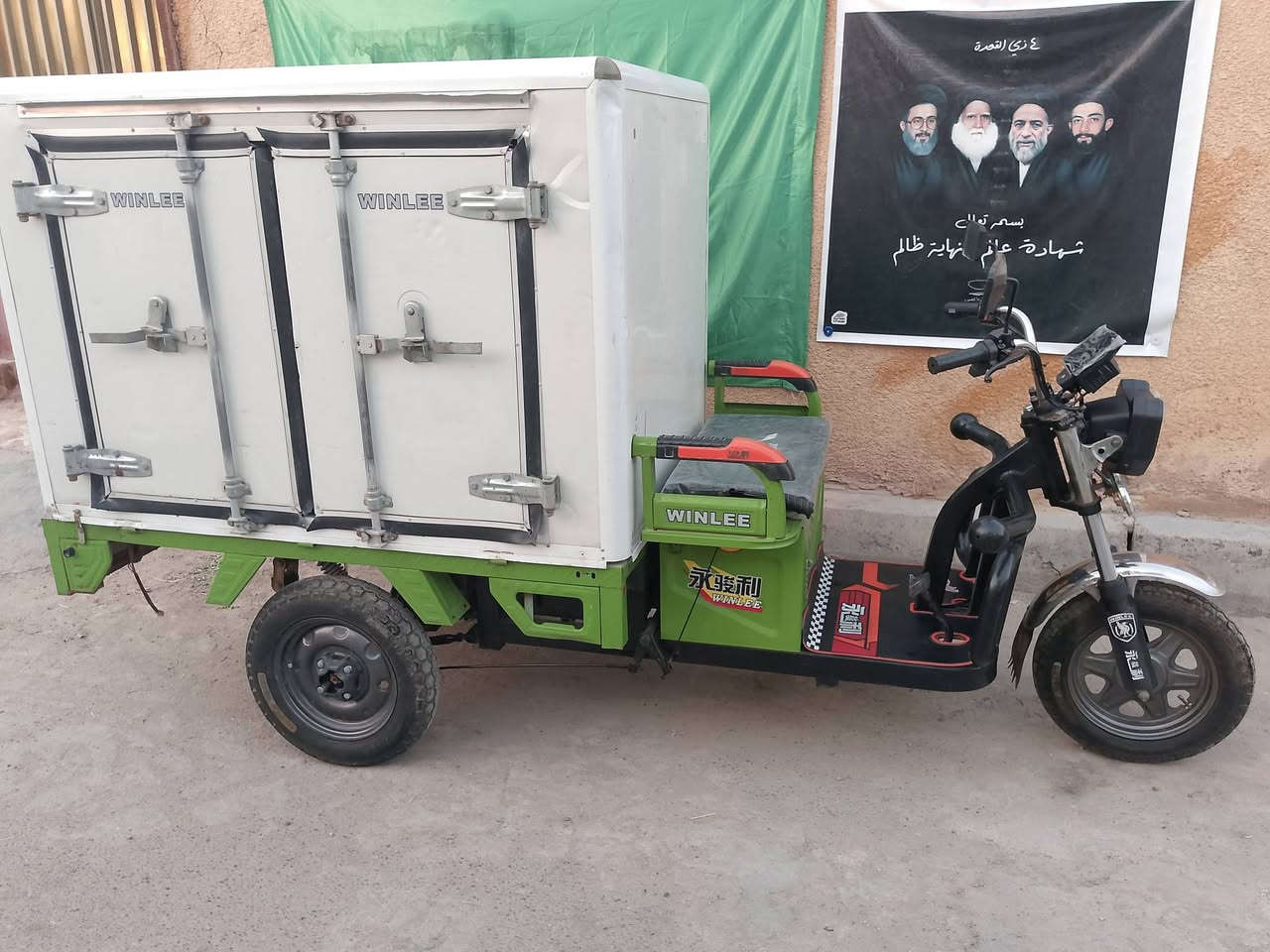 السلام عليكم 
ستوتة شحن نظيفة 
بطاريات جديدة 
مابيها نقص 
محاورة بدل البديل بوكس 
كما مبين بالصور
للراغبين الاتصال على الرقم *********** 
 السعر ٩٥٠. الف وبيها مجال
