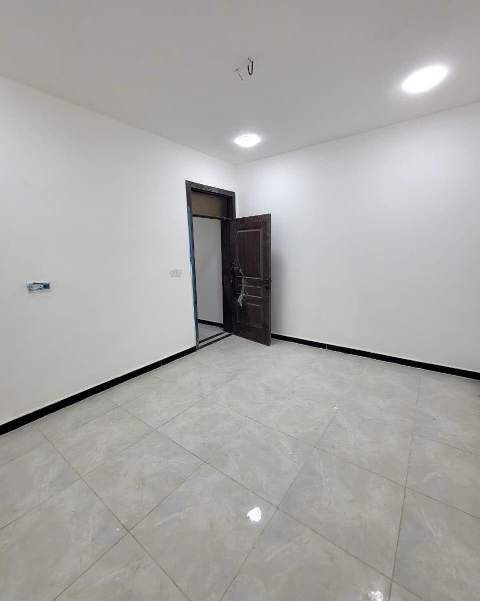 بناية تجارية للبيع ( عمارة  حمورابي ) مكونه من 4 طوابق ونص
بناء سنة 2025
في بغداد / قرب ساحة اللقاء / شارع مستشفى الطفل المركزي
واجهة 6.10 متر
 واردها الشهري ( 5,500,000 ) دينار خمسة  ملايين وخمسمائة  دينار عراقي
مساحتها 98 متر واقع الحال ( 104 متر ) 
تحتوي على ( 7 )شقق محلات عدد (2) تحتوي كل شقة على ((  صالة + مطبخ + غرفتين نوم + صحيات )
للاستفسار اكثر 
الاتصال
***********
***********
