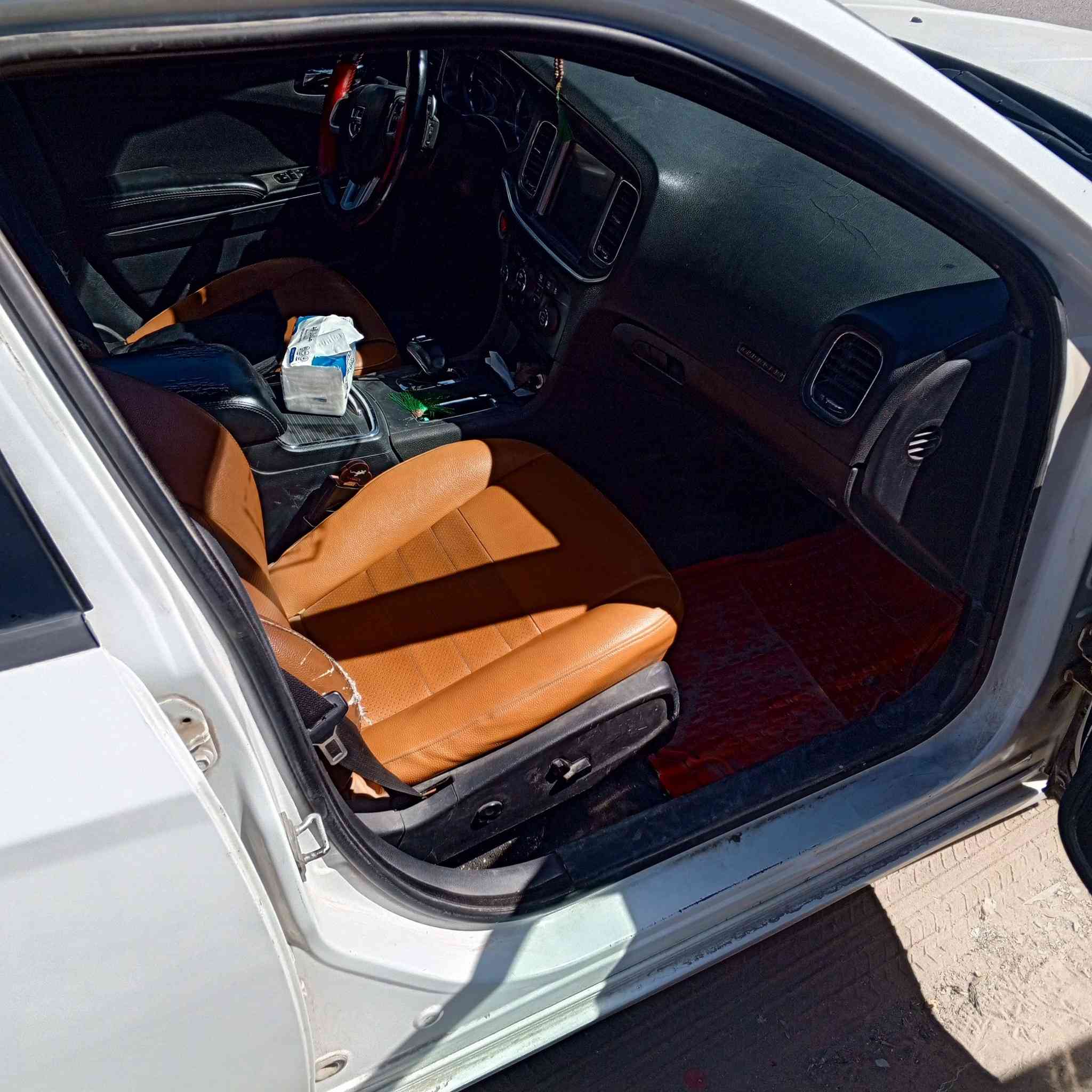 جارجر 2014 بغداد دولي بسمي فول موصفات محرك 3600 حداديه نص عمر السياره مرمزه السعر 140 وبيه مجال *********** مكاني نجف السياره غير مكفوله بيه صبغ جاملغ خلفي ربع
