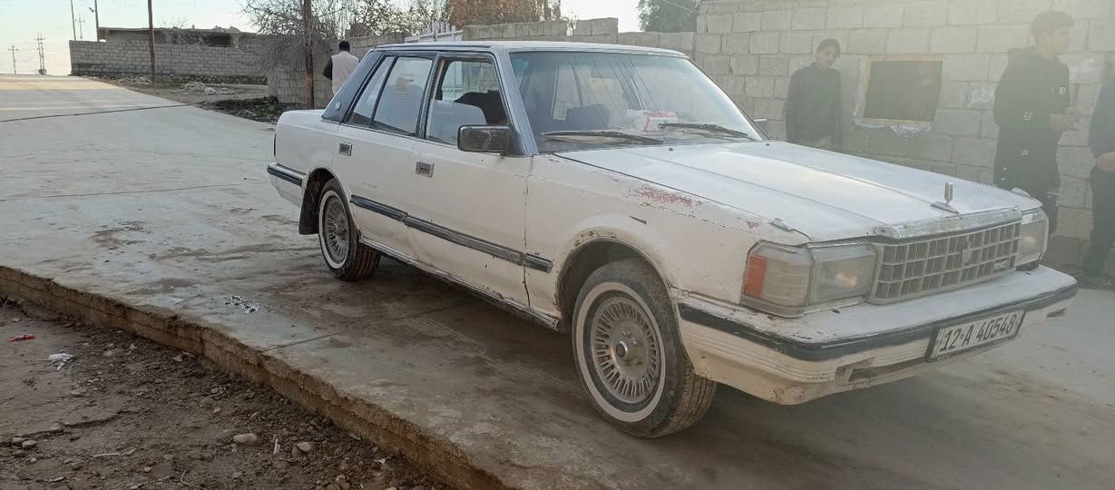 سلام عليكم
سوبر 85 للبيع رقم جديد اجنبي 
كير محرك بلادي شرط سيارة حلوه مال بيت 
داخل نضيف بدون كابون شرط التحويل ويتسجل 
السعر 33 وبيها مجال مكان موصل بادوش للاستفسار ***********
