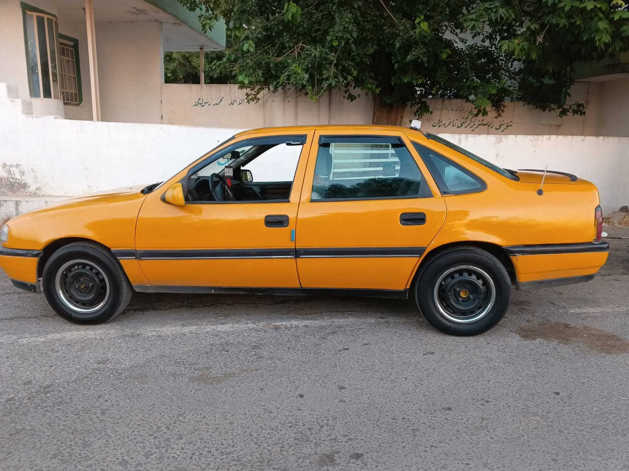 بەناوی خوای گەورە
ئـۆبڵ مۆدیل 95 باوەر ABS گیڕ مەکینە بەشەرت مەکینە 20 ماشااللە هه یکەلی چەکوشی بیوەنیە 4تایەی لۆک کارەباهی بەشەرت لەبیشەوە تا دواوە گڵۆبی نیە ئیش نەکات سەیارەکە بیلاد خسوسیە سەنەوی ئەوەلیاتی بەشەرت ماشااللە وەسفی ناوئ سەیارەکە مەعرەزی نەبینیوە بەدوو چاو 
ناونیشان هه ڵەبجەی شەهید
***********وتسـاب
موشتەری نیت بیزارمان مەکە
