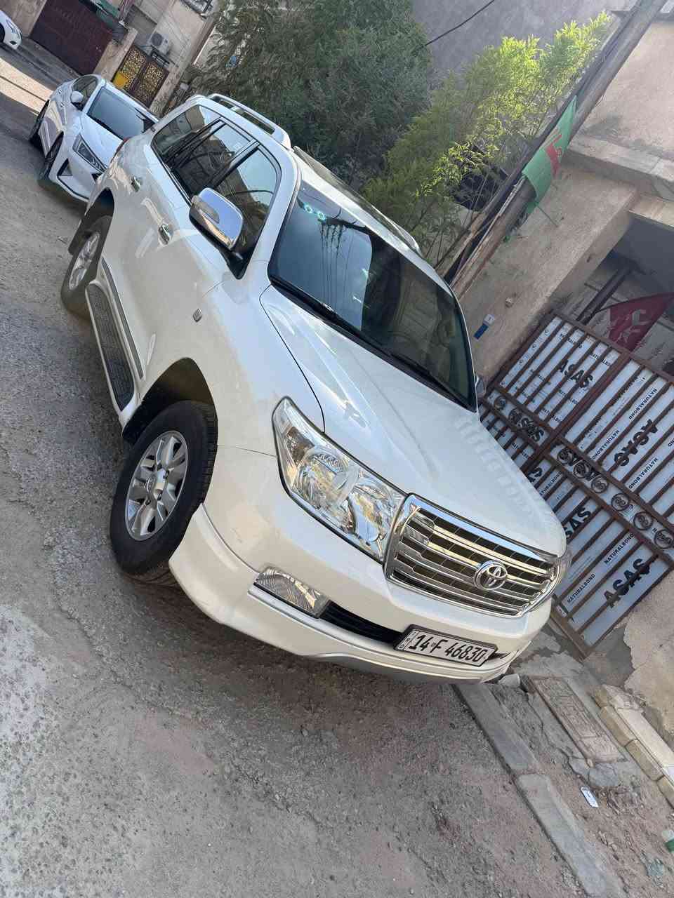 لاندكروز 3011 كفاله  
مكينه 6 سلندر 
فتحه 
ثلاجه 
تبريد 3 قطع 
رقم بصره جديد بسمي تحويل ثاني يوم 
سياره جاهزه من كلشي 
رقم الهاتف *********** البصرة, العراق
