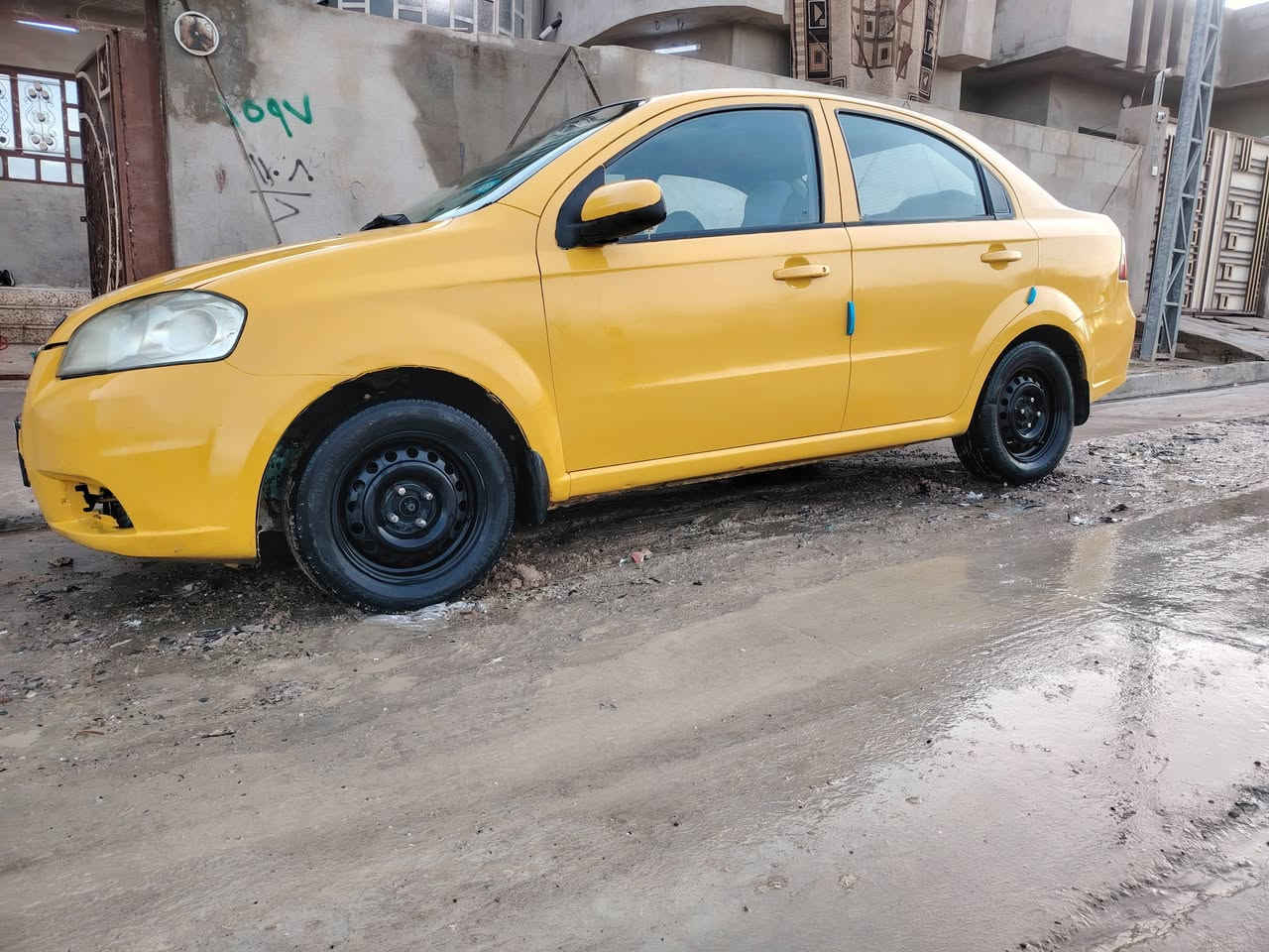 السلام عليكم افيو 2009 السياره بسمي بدون ضرر گير ومحرك شرط رقم ديالى انگليزي مصفره هيئه وغرمات السياره حلوه حيل السعر 55 وبيهامجال العنوان الموصل مشيرفه الثانيه *********** اسيا***********
