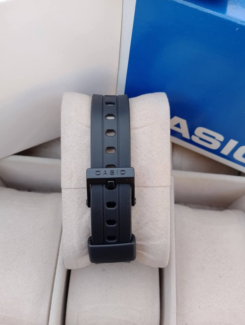 بسم الله الرحمن الرحيم 
تحيه طيبه للجميع ♥️ 
للبيع ساعه كاسيو 
وكاله اصلي غير مستخدم 
سير ربل اصلي
مقاوم للماء 
مضيئه ليلاً 
كامل مرفقات 
السعر 30 الف 💵💵 
العنوان بغداد الدورة 
يوجد توصيل إلى جميع محافظات العراق وبغداد أيضاً
للحجز والاستفسار المراسله على الخاص او على الرقم 
ه‍ *********** ☎️ متوفر واتساب
