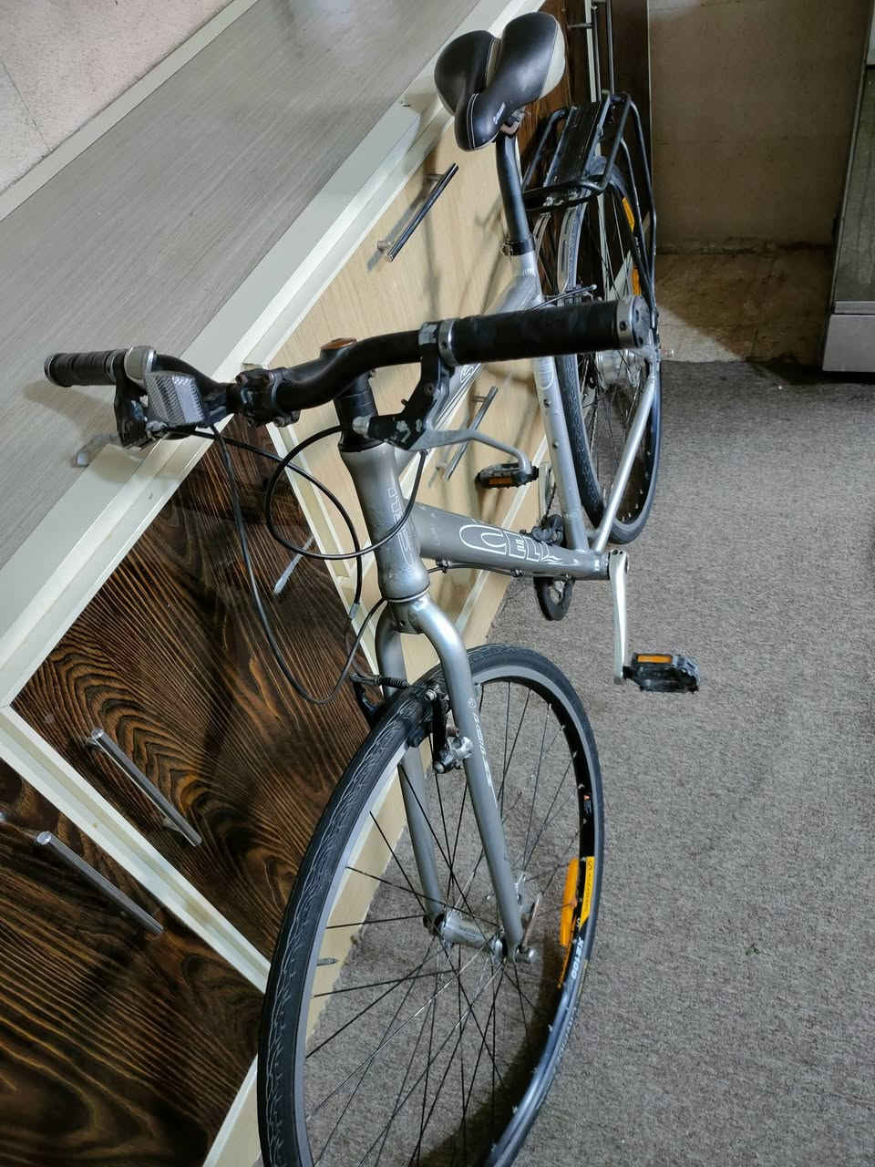 باسكل ترحال700
28
فريم 50
فول المنيوم 
سيت شيمانو براكيت 
8/1
تبديلات داخل البطيخة 
وتكدر تغير بالباسكل يعني عكرب ودشلي 
وتكدر تسوي دسك بريك 
ملا الباسكل بي تكشير قليل بالصبغ 
سعره 150
العنوان ديوانية توصيل موجود


**إذا كنت صاحب هذا الإعلان وتريد حذفه لأي سبب، رجاءا أرسل رسالة إلى الدعم الفني**