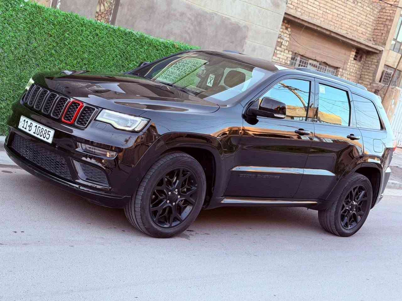 جيب (S) خليجي شركه هارلم موديل (2021)
ماشيه 80 كيلو 
محرك / V6 / 3600
مواصفات / حساس امامي خلفي مقاعد جلد تدفئه بالمقاعد تدفئه بالستيرن رادار بالمري بانورما صندوق كهرباء مرايه كهرباء نضام فرمله الطوارئ هواي بعد بيها موصفات ال (S)  المعروفه فول ما عده رادار 
السياره بدون حادث ما عده بيها بارد بمكانين كلش صغير ممبين بس بالسونار مكفوله من الصبغ والمعجون 
السعر  / 325$/ وبيها مجال 
اتصال (***********) ممتواجد ع الفيس
