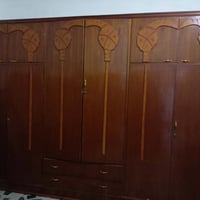 غرفة خشب • عيوب بسيطة • مستعملة