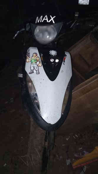 سلام عليكم دراجه ماكس عدله محروكه بس المقعد السعر 180بيه مجال مكاني الطارمية واتساب ***********
