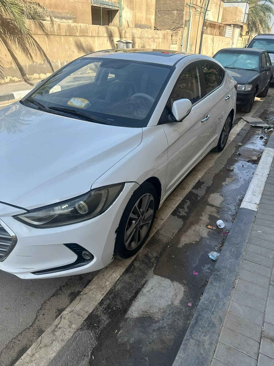 النترا موديل 2017 خليجي
فول مواصفات ما عده البصمه 
مكينه وكير كفاله 
محرك 2000 دوش 
سياره بيه باردات قليل وبيه صبغ من تكمه نازل لدوسه 
السعر ١٣٠ وبيه مجال بصيط 
***********
