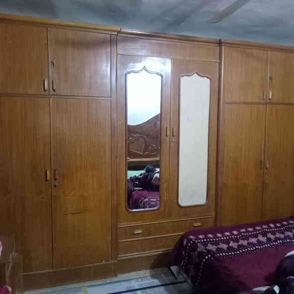 السلام عليكم غرفة اخشاب للبيع السعر ٧٠٠ اتصال على الرقم *********** العنوان الديوانية
