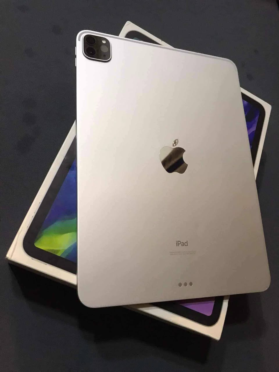 السلام عليكم عندي ايباد 11 برو 2020 يدعم 120 fps الايباد من الأخير عيبه يحتاج تبديل بطارية والشاصي فوك الشاحنه مفطور مثل ما موضح بالصور يحتاجلة تبديل ادبتر شحن تذب عليه 75 الف يرجع الايباد بالباكيت اكفلك الايباد من كلشي غير الي ذكرته فوك من صوت من بصمه من لمس كله شغال الأيباد وعلى مسؤوليتي رايده 450 وبي مجال قليل حك الجية واتس اب ***********
