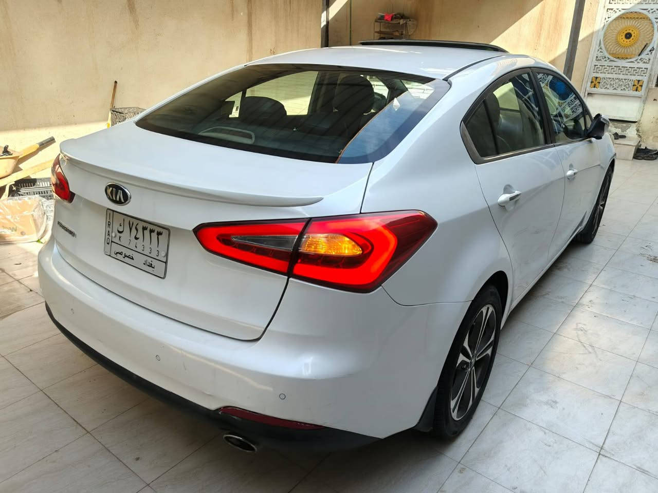 اللهم صلِّي على محمد وآل محمد🧿 السلام عليكم كيا سيراتو موديل( 2014 ) خليحي  حره رقم بغـداد السيارة كفاله عامه ضربه او صبغ او تبديل او فتح  محرك(1600) فول مواصفات 1/1 بصمه. فتحه. بصمه ابواب. تحكم استيرن.  ويل كب5. اشاير بل مري. حساسات خلفيه. مري شفط. تبريد قطعتين. لايت زنون )
سياره جديده جدا جدا وجاهزه من كلشي كير ومكينه وحداديه وتبريد ثلج كهربائيات كله شغاله دواخل جديده سياره مال جناي  مداور مباشر السياره بسم ولد صديقي حره مشروع وطني  السعر$(127) وبية مجال 
مكان السياره الناصريه الشطره رقم صاحب السيارة (***********) ملاحضه: (كتاب الفحص داخل المنشور )
