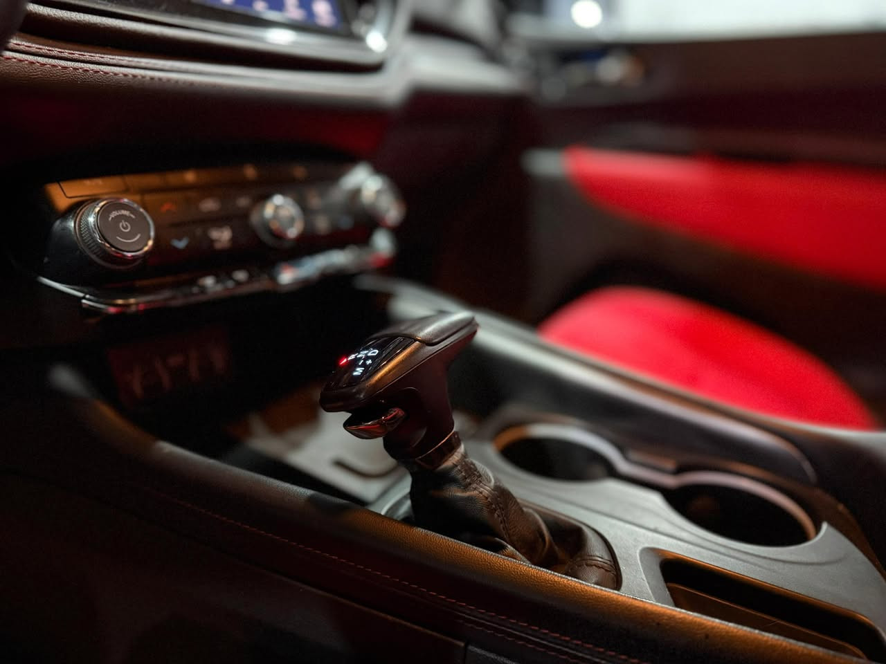 السلام عليكم
دوج دورانكو 2024 لون سمنتي مميز 
 V 8 - R/T 5700
مواصفات GT 👇🏻
شحن هاتف وايرليس
 مقاعد 7 راکب 
شاشة اكبر حجم
داخل جلد احمر مطعم بمخمل
كشنات كهرباء
كشافات ليد + زينون + بروجكتور ليد
كار بلي وايرليس
منافذ شحن Tipc + Usp
تشغيل عن بعد
ويل كروم حجم 20
تدفئة كشنات + ستيرن
رادار جانبي نقطة عمياء
حساسات امامية + حساسات خلفية
صندوك كهرباء
بعد بيها مواصفات مذاكرهن
•
الرقم 👇🏻 
سليمانية ترقيم جديد هزة وفحص كله جديد
•
مكان السياره كركوك - بيها منضومة غاز حكومية + كوبون غاز كامل 
•
ممشئ السياره 60 الف 
•
الضرر 👇🏻 
جاملغ + بنيد 
بيها اماكن هم رش علئ كد شبر شبر 
•
السياره جاهزة من كلشي تاخذها وتطلع كبل وجديد داخبه للعراق مابيها اي نقص وسعرها مناسب 
•
السعر ( 250 ) بي مجال للشراي واذا مو شراي اتخطئ المنشور ❤️


**إذا كنت صاحب هذا الإعلان وتريد حذفه لأي سبب، رجاءا أرسل رسالة إلى الدعم الفني**