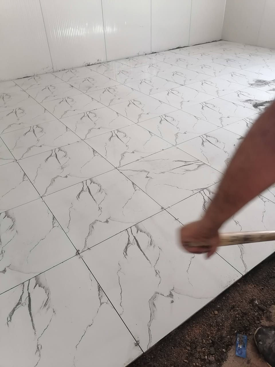 ألسلام عليكم
كادر سيراميك ومرمر ارضي وجدار شقل هندسي 100٪100 أسعار مناسبه جدن اتصل ونرضيك بسعر

***********
