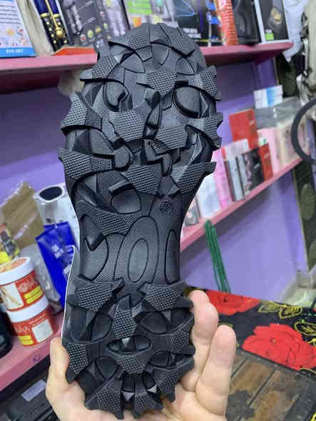 حذاء رجالي سيفتي (SAFETY) جديده غير مستخدمه قياس 43 السعر 30 الف يوجد توصيل جميع المحافظات ***********
