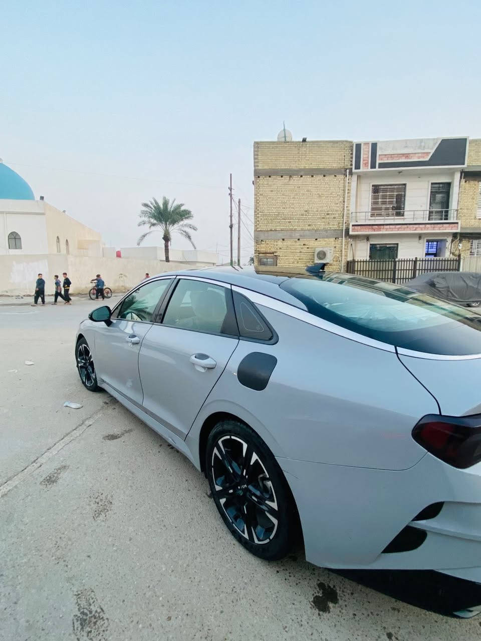 السلام عليكم كي فايف 2022 فول مواصفات فئة جي تي لاين كلاسزز مان مكينه 1600 تيربو فتحه تدفئه تبريد بالكشنات تدفئه دركة ستيرن قيادة ذاتيه تحديد مسار رادار حساس امامي خلفي كشنات جي تي بلادي اوتو هولد ومواصفاتها اكثر من الي ذكرتهن 
رقم بغداد تحويل ثاني يوم 
مكان السيارة بغداد )"// حي الأعلام 
السعر 185
بيها مجال بسيط 
رقم الهاتف 
***********
