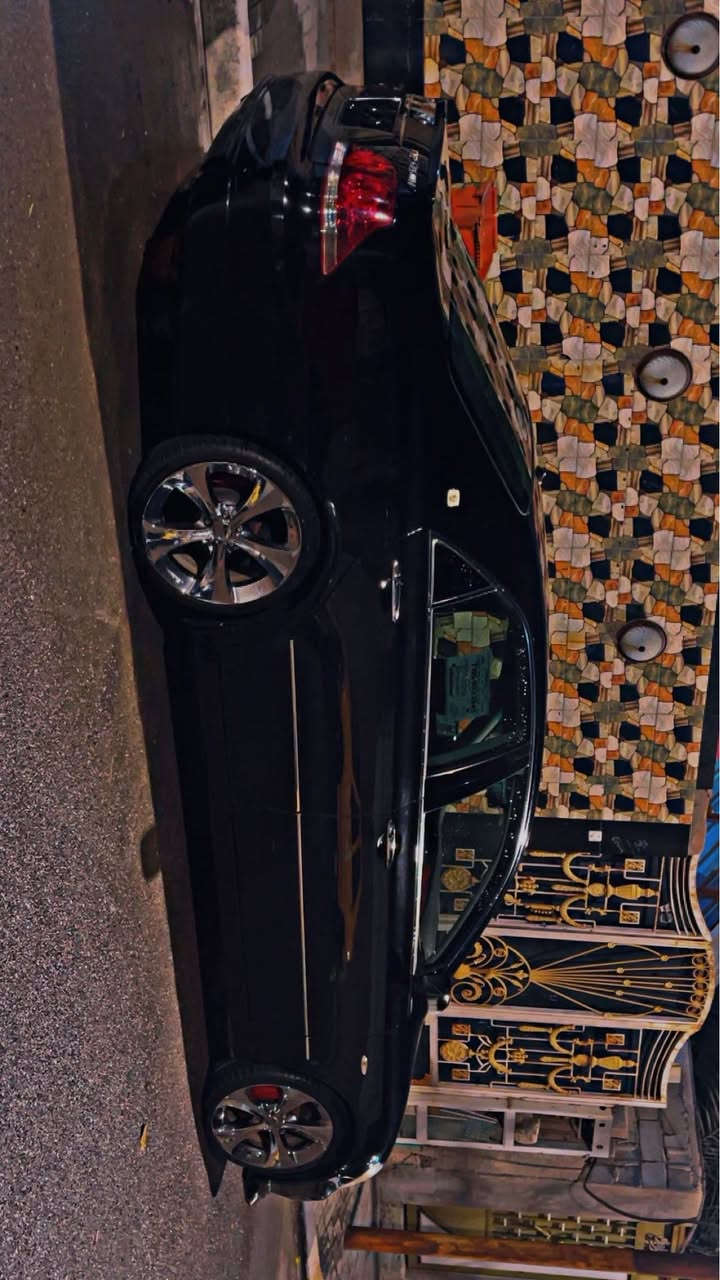 السلام عليكم
شاهينه 2006  اسود 🖤

اثلت شاصي 184.

 كفاله عامه لا كص ولا فتح ولا صبغ ولا تبديل.  ( العراق فقط اليابان ما ينكفل ) 

فتحه 

تدفئه بالكشن 

دواخل جلد اسود 

كشنات جلد حضن 

3 دگم 

مطعم صاج احمر 

ويل رياضي ياباني ستل ستيل شرط 

تخم تاير جديد شرط 

سياره كلش جديده تجي وتشوف بعينك .

السعر.  105.$ . ومو هذا سعرهه والسوك موجود ويحكم 

مفحوصه مرور وكامله 

و وياهه رقم تسقيط بصره يعني بس تدفع كمرك بسمك مباشر تصير . 

للأستفسار ***********
