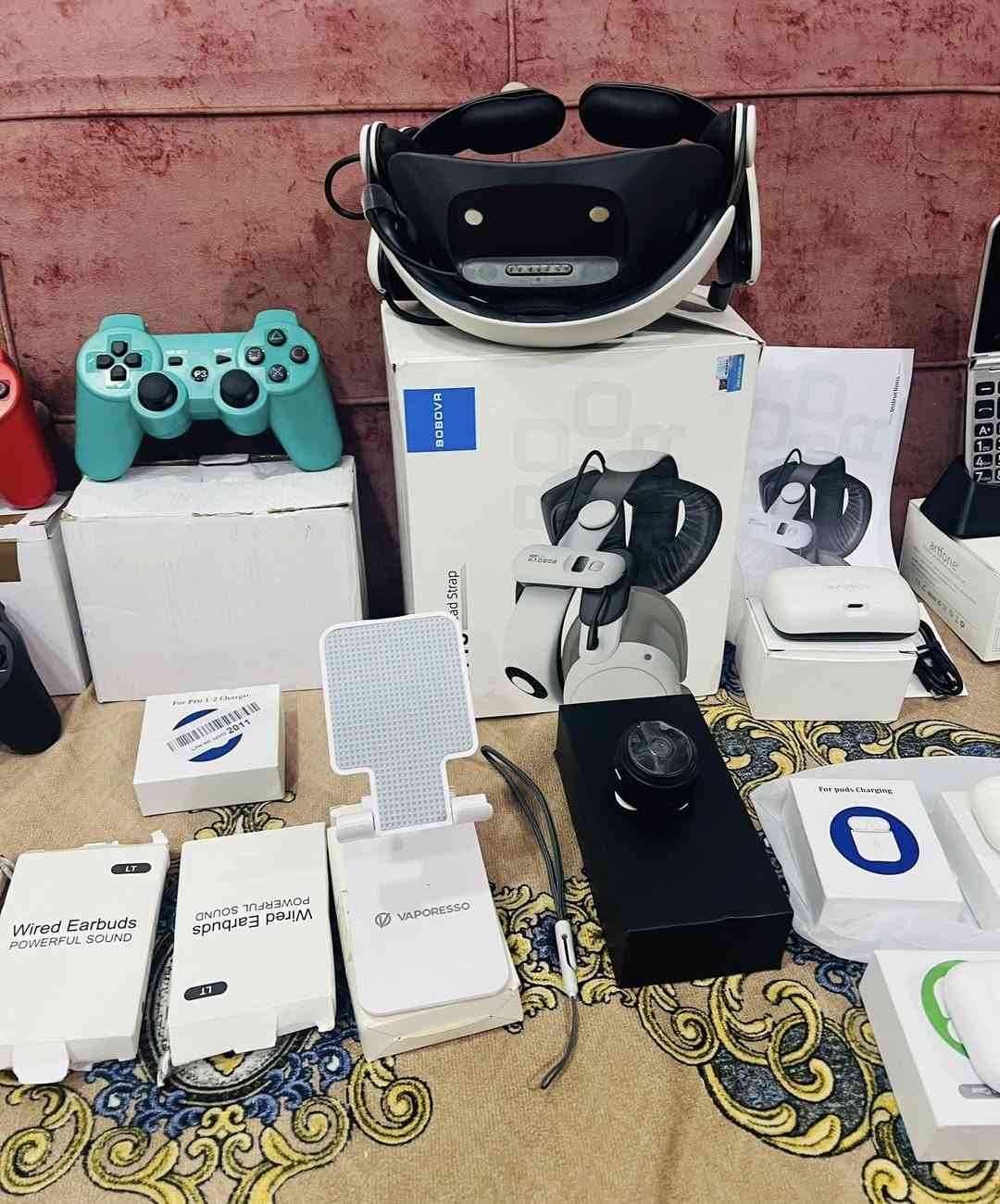 حبايب غراض شي ان وبالة وجدد اصليات للبيع سعرهن شلع 40 وية التوصيل مكاني بغداد حي القاهرة ***********

نضارة الواقع الافتراضي وحدة
كامرات 2
سماعات ايفون 4
ايربود اصلي وتجاري 2
كيس ايربود اصلي 5
جوستكات بلي ثري جدد 2
جوستك جوكر بلي وحاسبة 1
حاضنة تلفون على شكل جوستك 1
تلفون ماركة جديد وغراضة جدد فقط نقص بطارية 1
حاضنة جهاز 1
بلك شحن ايفون نوعية وسيط جديد 1
