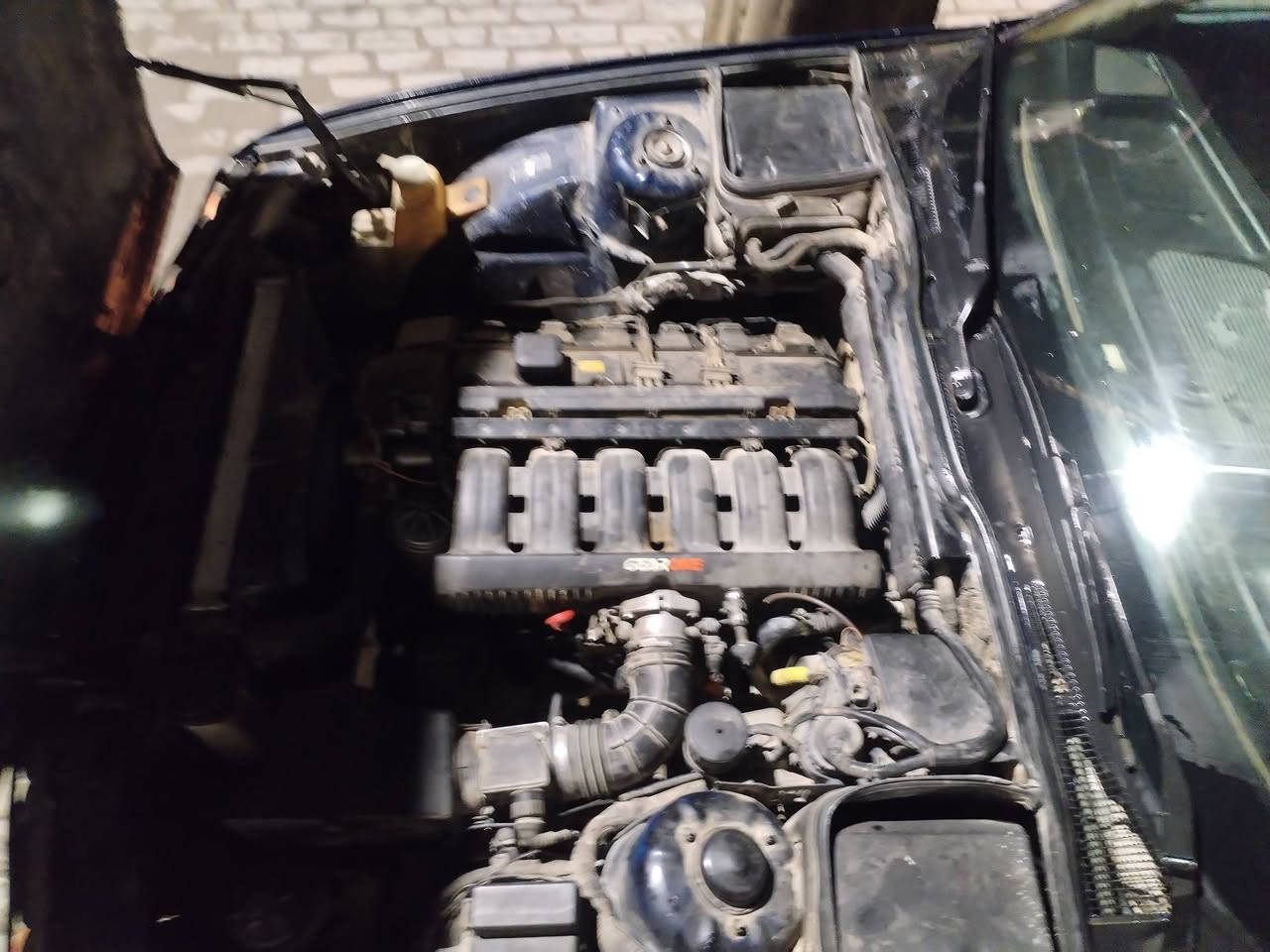 بسم الله الرحمن الرحيم
بي ام للبيع او مراوس 
موديل 1991 
مكينه مسكر شاده قبل سبوع مال گصه
كير عادي 
كهربائياتها مكفوله 
تخم تاير 
صبغ عام بدون ضربه شرط 
غرفته حلوة 
تبريد تدفئه 
تخم صدر بلجيس 
السعررررر 47 بيه مجال.. 
للاستفسار ***********
