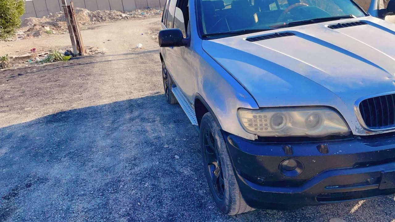 السلام وعليكم للبيع بي ام اكس فايف سياره ماندل راعيها ابيعك كوم حديد بيها كازكيت سياره يعني واشر مو غير شي سياره يعادلها شويه ترتيب ليش تكول مكتلك للبيع سعر ٣٥ وبيها مجال مكاني بغداد المراسله خاص او الاتصال ***********
