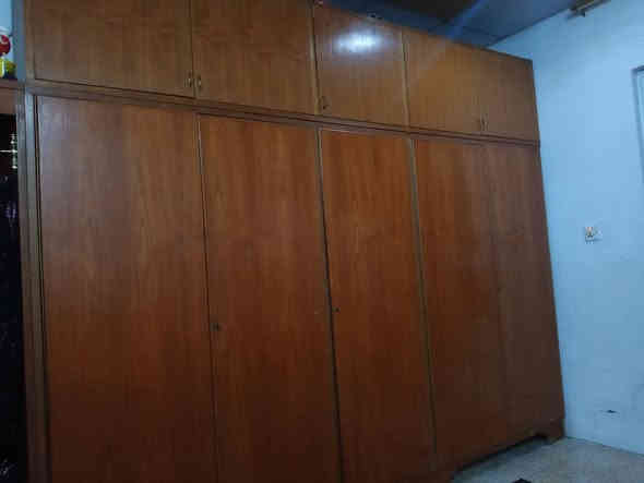 السلام عليكم
غرفه نوم صاج للبيع 
مكونه من تخت نفرين +جكايمج ٢+ميز توليت + كنتور ٥ ايوب مع ملحق +زاويه تعليق ملابس السعر ٥٠٠ وبيها مجال الطيبين 
رقم الهاتف ***********
