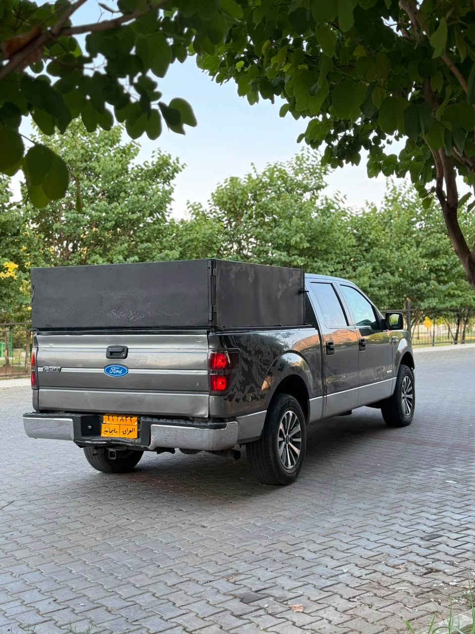 سلام عليكم فورد f150 للبيع فقط 2013 سياره 6 سلندر 
عليها 25 $ ورقه غرامه تنزل من السعر 5قطع صبغ بدون دواخل  تبريد شغال سياره جاهزه مكان سياره دهوك  سعر 125$
***********
*********** دهوك, العراق
