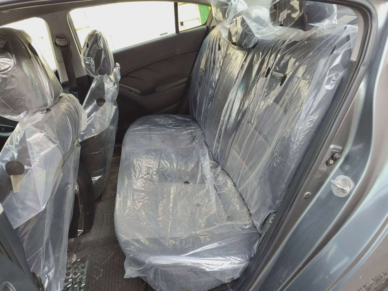 السلام عليكم ورحمة الله وبركاته
كيا فورتي موديل 2015
محرك 2000 GDI امريكي 
رقم بغداد الجديد 
مري شفط
تحكمات ستيرن
كروز سرعة  
نظام ايكو تقليل صرف الوقود 
حادثهة بأمريكا خلفي وبيهة قطع صبغ مثل ما موضح بالسونار   
مكان السيارة بغداد حي العامل 
*********** 
السعر ١٠٥ وبيهة مجال
