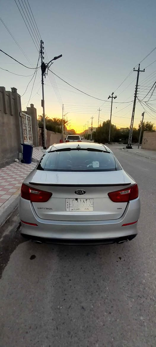 السلام عليكم 
كيا اوبتما موديل  2014
وارد امريكي :2400 GDI
رقم :بغداد بأسمي تحويل مباشر
اللون :سلفر
السياره كامله من دون اي (نقص) او( عطل )باتري جديد تخم تاير جديد 
ضرر السياره من امريكا امامي بنيد وجاملغ فقط
عنوان السياره : الأنبار الفلوجة 
رقم الهاتف:  ***********
السعر : (126) ورقة Singapore
