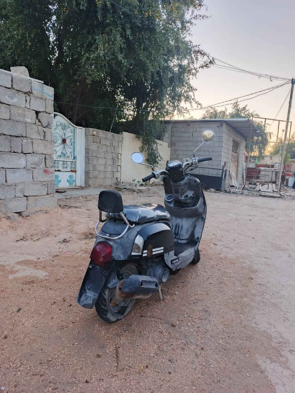 سلام عليكم دراجه للبيع موديل 2004دراجه رمبه جديده وصل معرض  طلعتي من البيت للشغل السعر مليون وميتين وبيها مجال هاذا رقمي ***********
