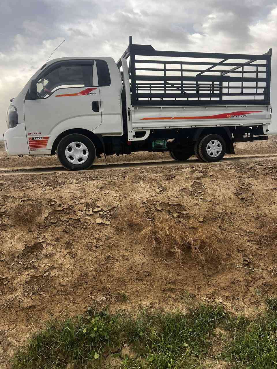 سلام عليكم كيه حمل موديل 2013 كفاله عامه رقم واسط تحويل مباشر   سياره جاهز مال جناي السعر٩٥
***********
