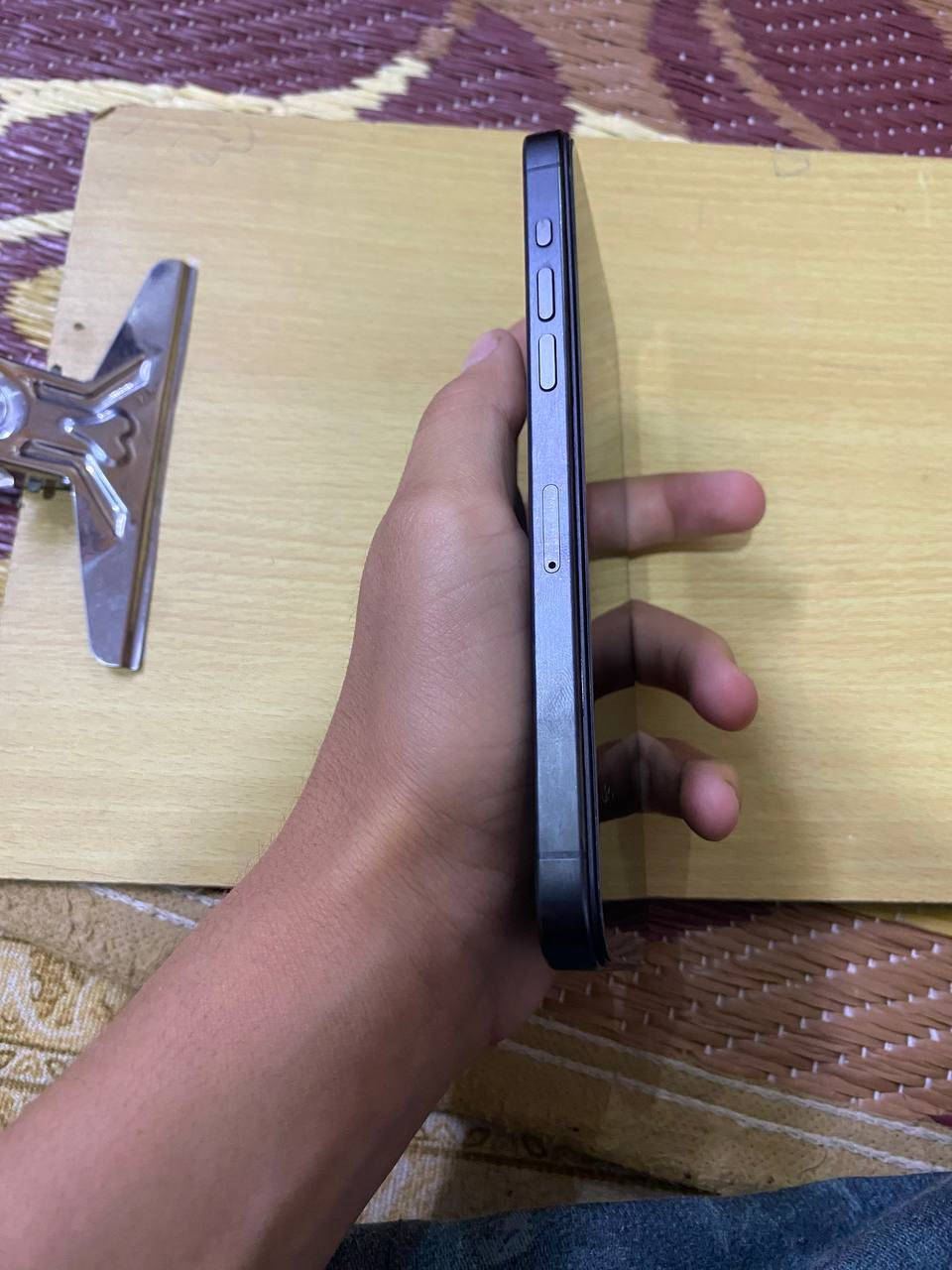 سلام عليكم لبيع آيفون 15برو ماكس شرق اوسط ماستر AA/A ذاكره ٢٥٦بطاريه ٨٦مبدل شاشه فقط سعر ٨٥٠باقي تفاصيل خاص لتواصل علا هاذا الرقم ***********
