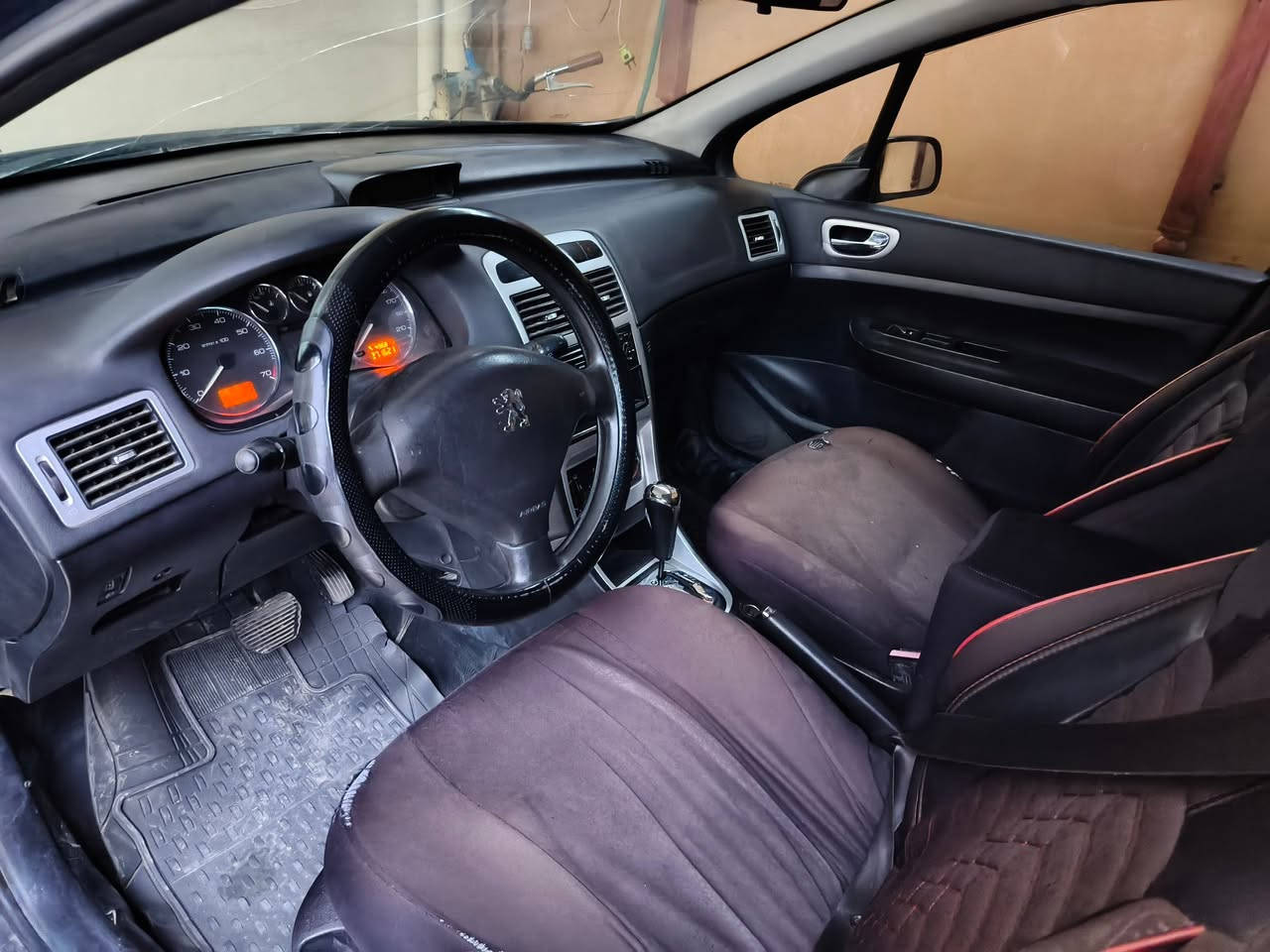 بيجو 307موديل 2006 السعر 50 مكاني الموصل ***********
