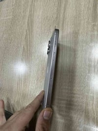 آيفون ١٥ برو ماكس • ٢٥٦ • ضربة بالشاشة