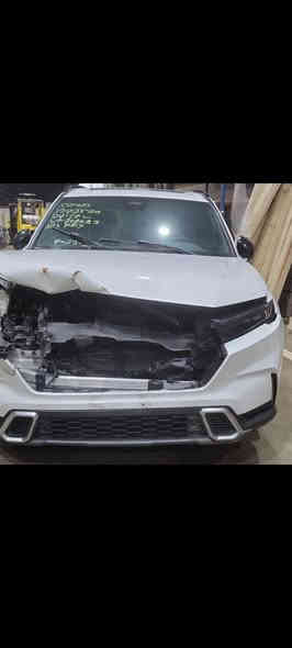 هوندا سي ار في تورنك أعلى فئه موديل ٢٤ مكفوله شواصي ودواخل تعمل وتسير سعر البيع ٢١٠واصل بأسم المشتري بيها مجال بسيط السياره حاليا بالحره وياها ادوات التصليح حسب الاتفاق للتواصل***********
