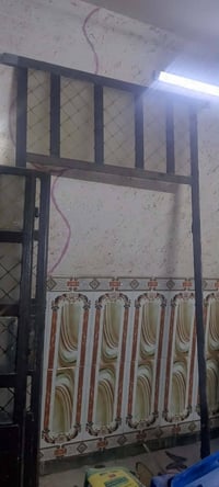 شباكين واحد استقبال طوله 2/70 متر وعرضه 2 وشباك مطبخ كامل مع باب وباب ...