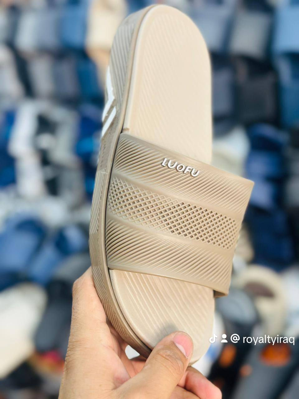 {إِنَّ هَٰذَا لَرِزْقُنَا مَا لَهُ مِن نَّفَادٍ}
جمله فقط 👉👉👉
للتواصل على وتساب
‼️ #جــــــــمله_فقـــــــــط ‼️
✨شـــحاطات ايــــ🙂ـــراني✨
✨ســـــــليبرات لاستيك نقاش
  رجـــالي  | شبابي  | ولادي  | أطفال 
✅ جودة عالية
✅ موديلات حديثة
✅ أسعار جملة منافسة
🚫 البيع جملة فقط — لا يوجد مفرد
العنوان الشورجة الرصافي عمارة البلداوي
📞 للحجز والاستفسار:
***********
#جملة_فقط
#شحاطات
#احذية_رجالي
#شحاطات_ولادي
رجع توفر عدنه لوفو رجالي الطبي 🏥 
سعر القطعه بس ( 3000 ) دينار 
سعر الكارتون ( 54 ) الف دينار 
تعبئة الكارتون ( 18 ) زوج 
القياسات (41-45)
