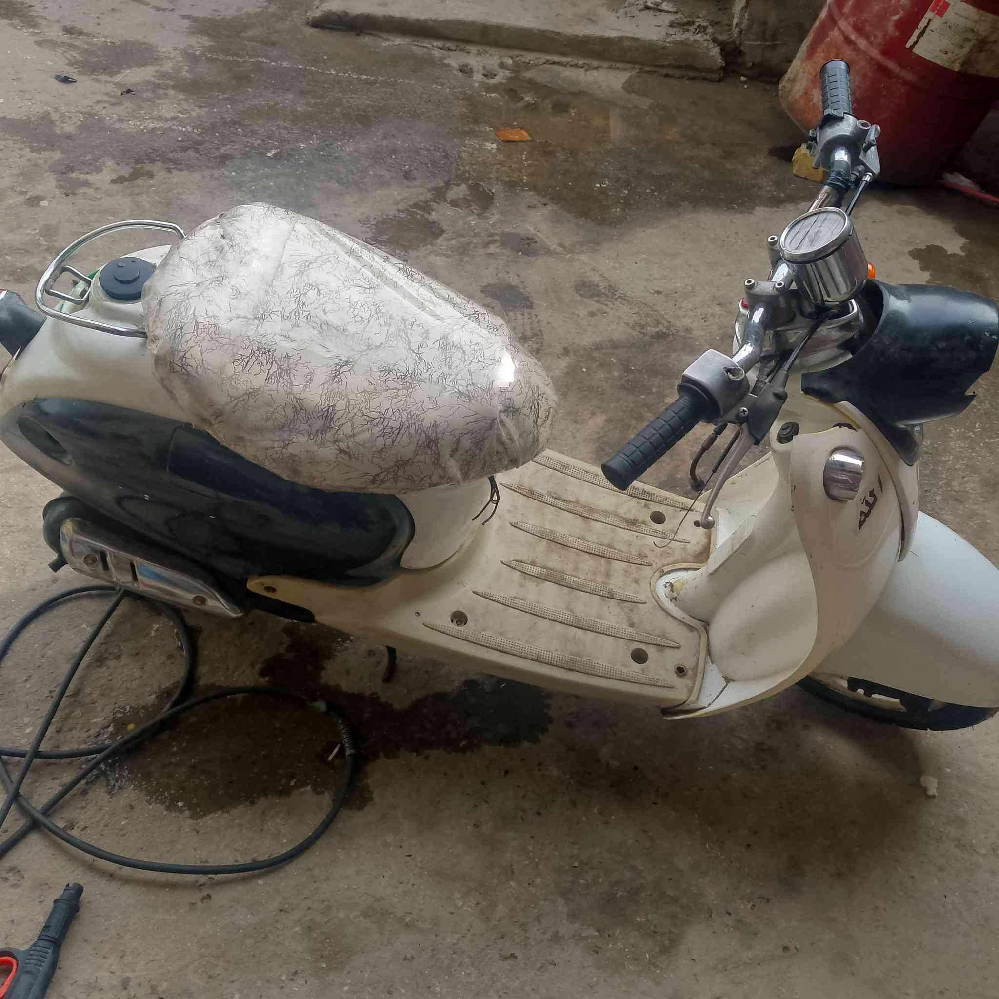 سلام عليكم دراجه للبيع *********** سعر 100 بيها مجال
